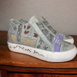 Stylish Gray and Purple Women's Athletic Shoes